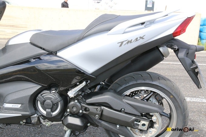 Lateral trasero de la Yamaha Tmax 530 DX.
