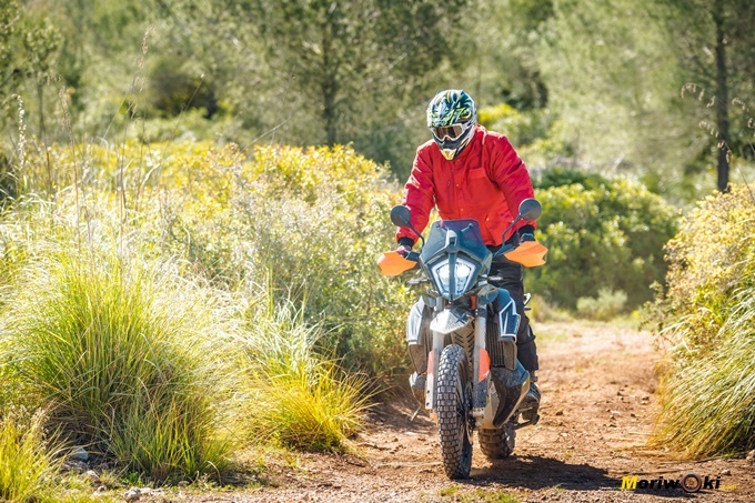 La KTM 790 Adventure R en su ambiente más natural. La KTM 790 Adventure R en su ambiente más natural.