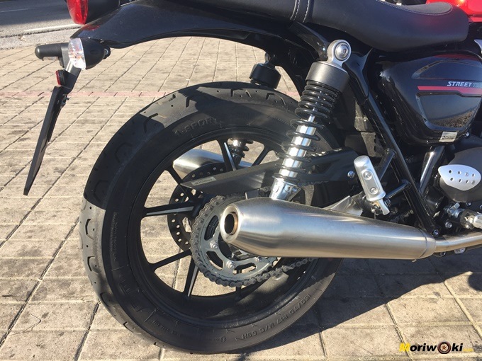 Tren trasero de la Triumph Street Twin.