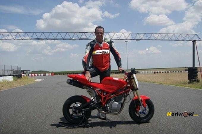Sobre la recta de FK-1. Circuitos Pit Bikes Zona Centro con la RAV Naked Moto3. Sobre la recta de FK-1. Circuitos Pit Bikes Zona Centro con la RAV Naked Moto3.