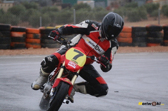 Entrando en la recta de DR7. Circuitos Pit Bikes Zona Centro. Entrando en la recta de DR7. Circuitos Pit Bikes Zona Centro.
