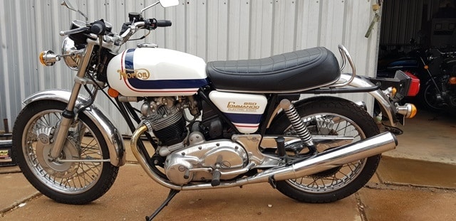 Así era la Norton Commando 850 MK3 Electric Start Replica John Player de 1.976. Así era la Norton Commando 850 MK3 Electric Start Replica John Player de 1.976.
