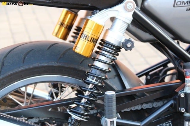 La Norton Commando 961 Sport MK2 y su doble amortiguador Ohlins. La Norton Commando 961 Sport MK2 y su doble amortiguador Ohlins.