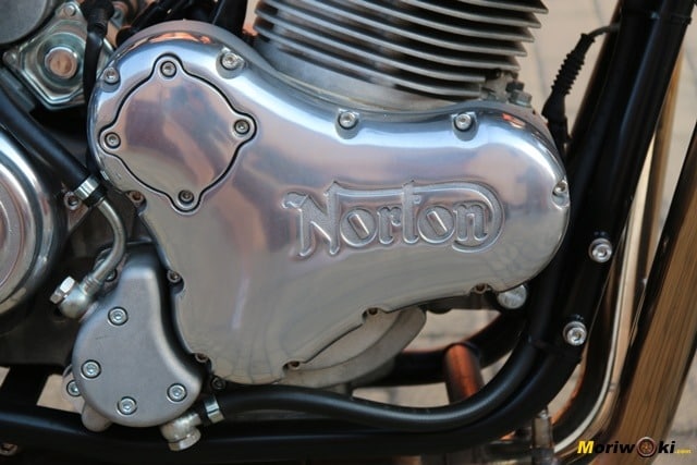 Tapa característica del motor de la Norton Commando 961 Sport MK2. Tapa característica del motor de la Norton Commando 961 Sport MK2.