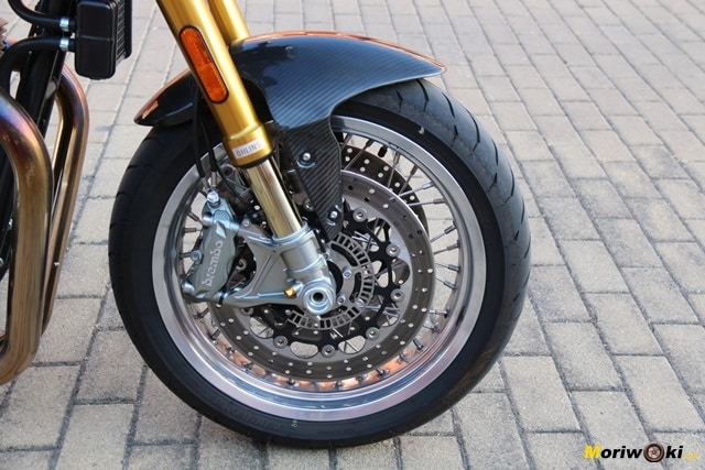 Así es la rueda delantera de La Norton Commando 961 Sport MK2. Así es la rueda delantera de La Norton Commando 961 Sport MK2.