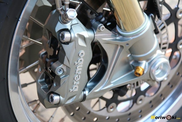 Pinza monoblock Brembo de La Norton Commando 961 Sport MK2. Pinza monoblock Brembo de La Norton Commando 961 Sport MK2.