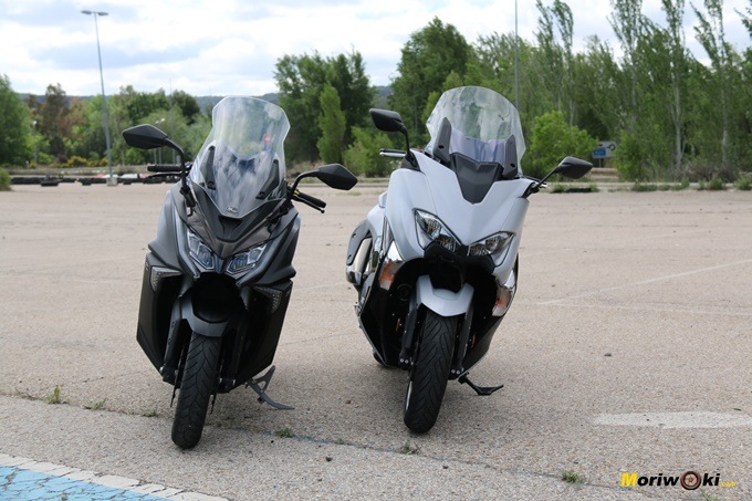 Vista frontal de la protección que ofrecen el Kymco AK 550 y el Yamaha Tmax 530. Vista frontal de la protección que ofrecen el Kymco AK 550 y el Yamaha Tmax 530.