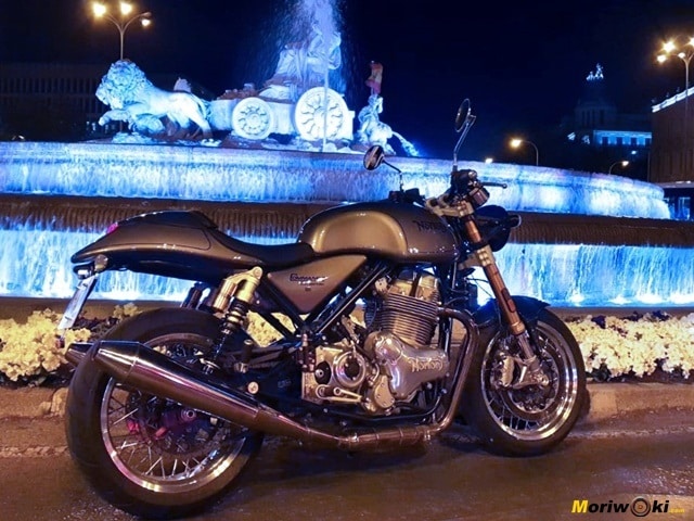 La Norton Commando 961 Sport MK2 en una foto muy céntrica. La Norton Commando 961 Sport MK2 en una foto muy céntrica.