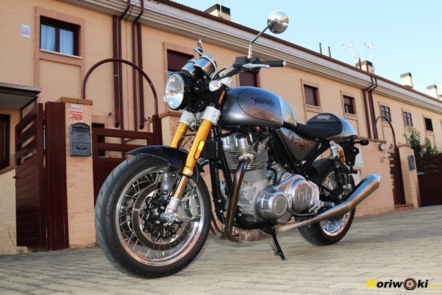 Vista lateral izquierda de la Norton Commando 961 Sport MK2. Vista lateral izquierda de la Norton Commando 961 Sport MK2.