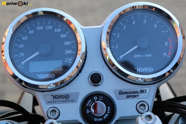 Los relojes de la Norton Commando 961 Sport MK2. Los relojes de la Norton Commando 961 Sport MK2.