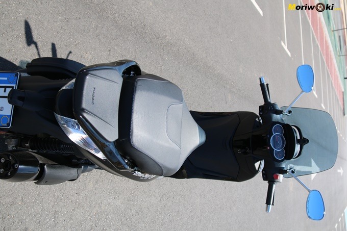 Así se ve la posición del Piaggio Beverly 350 Police.