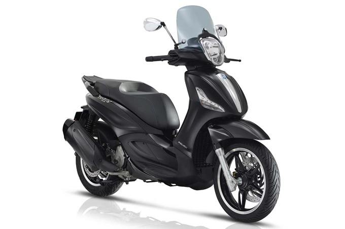 El Piaggio Beverly 350 Police en imagen de catálogo.