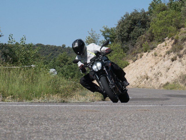 Nuestro test a fondo de temperaturas de neumáticos de motos. Nuestro test a fondo de temperaturas de neumáticos de motos.