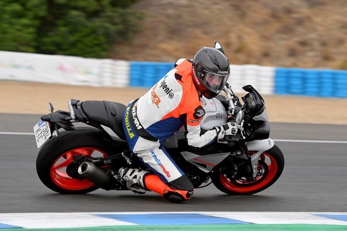 La Yamaha MT-10 SP con Ismael Bonilla en acción