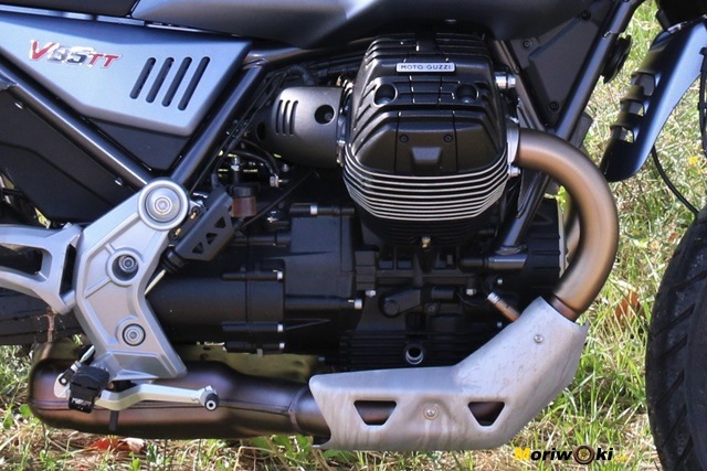 Éste es el V2 transversal, de 4 válvulas y refrigerado por aire que impulsa la Guzzi V85 TT. Éste es el V2 transversal, de 4 válvulas y refrigerado por aire que impulsa la Guzzi V85 TT.