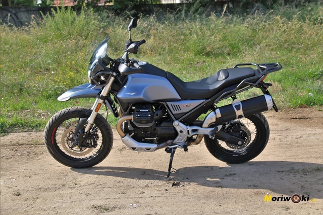 Perfil izquierdo de la Guzzi V85 TT. Perfil izquierdo de la Guzzi V85 TT.