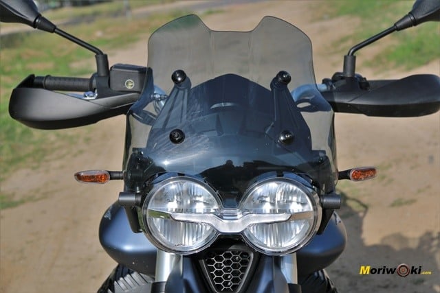 La pantalla frontal de la Guzzi V85 TT. La pantalla frontal de la Guzzi V85 TT.