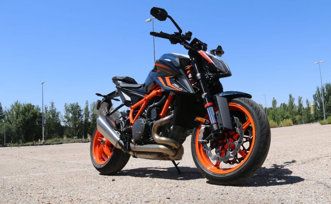 Prueba KTM 1290 Super Duke R 2022 Planta