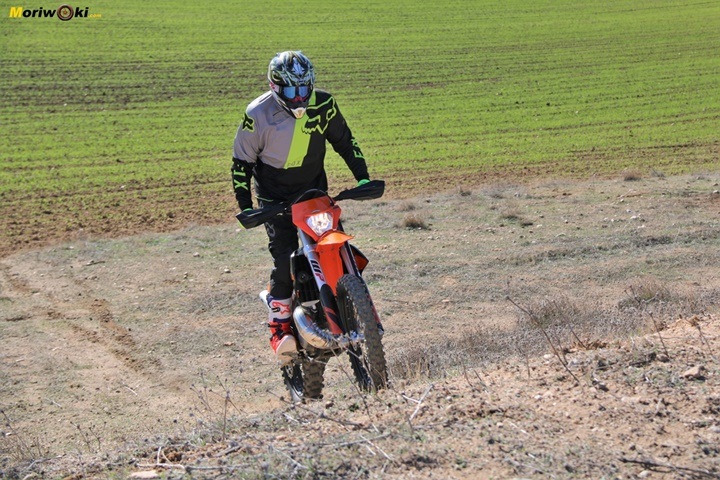 Subiendo en la Prueba KTM EXC 300 TPI (2020) Subiendo en la Prueba KTM EXC 300 TPI (2020)