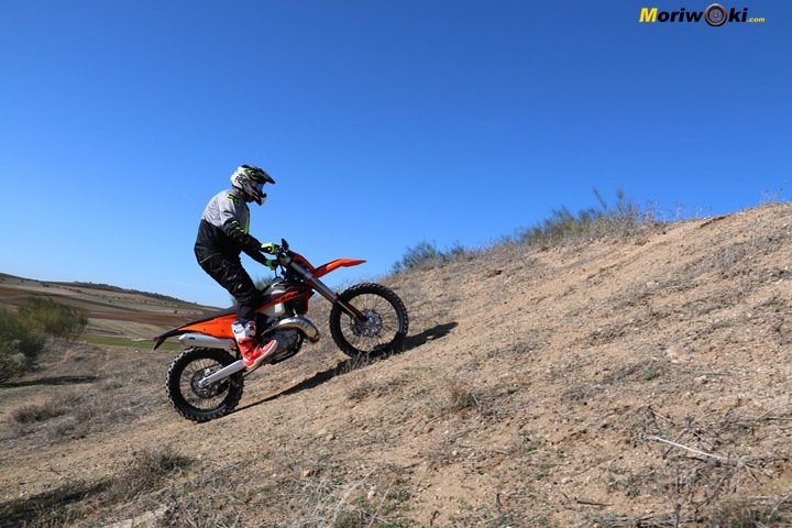 Subida sencilla en la Prueba KTM EXC 300 TPI (2020). Subida sencilla en la Prueba KTM EXC 300 TPI (2020).