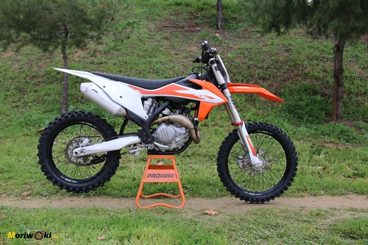 Prueba KTM 450 SX-F 2020. Perfil derecho. Prueba KTM 450 SX-F 2020. Perfil derecho.