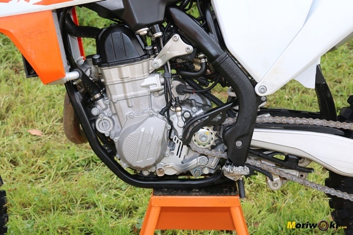 Motor de 449 cc en la prueba de la KTM 450 SX-F Motor de 449 cc en la prueba de la KTM 450 SX-F