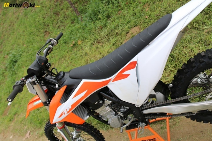 Prueba de la KTM 450 SX-F. Posición de conducción. Prueba de la KTM 450 SX-F. Posición de conducción.
