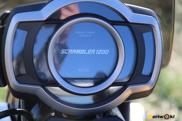 Reloj de la Triumph Scrambler 1200 XE. Reloj de la Triumph Scrambler 1200 XE.