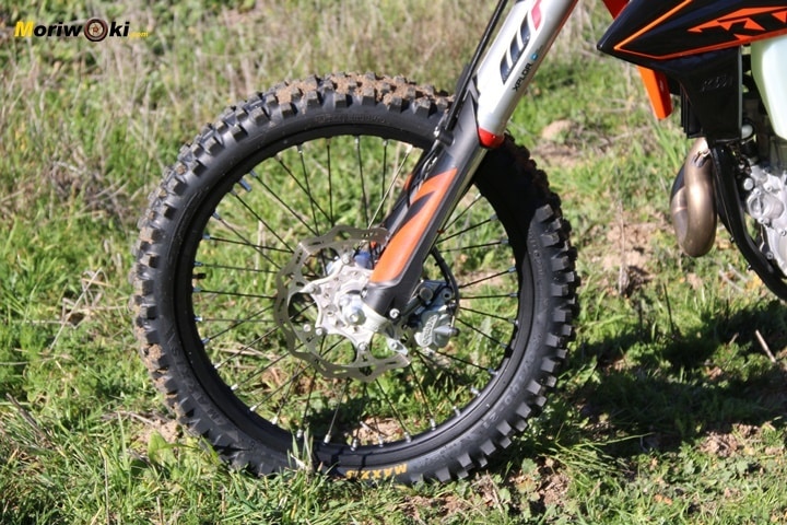 Freno delantero de la KTM EXC 450 F 2020. Freno delantero de la KTM EXC 450 F 2020.