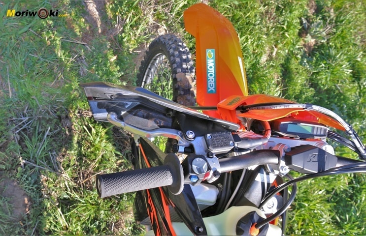Manillar de la KTM EXC 450 F 2020. Manillar de la KTM EXC 450 F 2020.