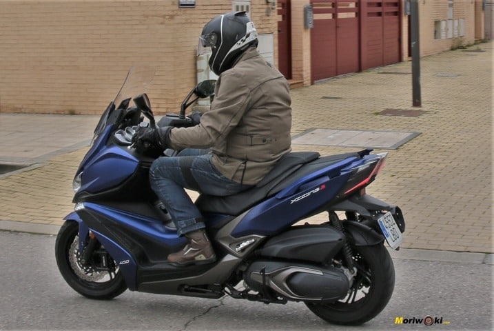 La aceleración del Kymco Xciting 400 S es realmente sorprendente. La aceleración del Kymco Xciting 400 S es realmente sorprendente.