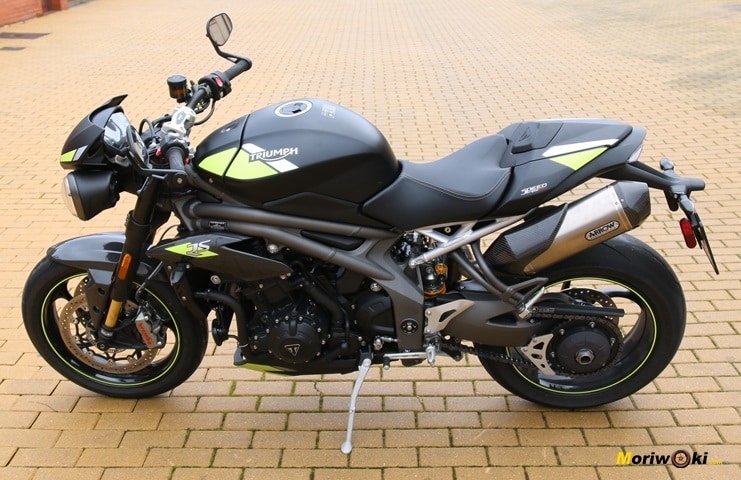 Perfil izquierdo de la Triumph Speed Triple 1050 RS. Perfil izquierdo de la Triumph Speed Triple 1050 RS.