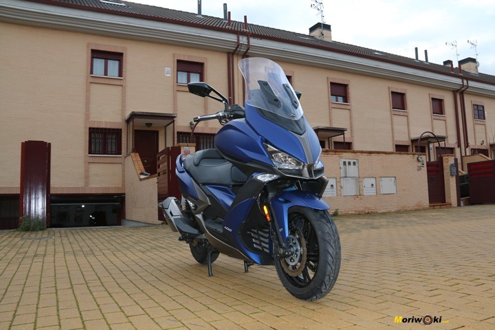 La imponente planta del Kymco Xciting 400 S. La imponente planta del Kymco Xciting 400 S.