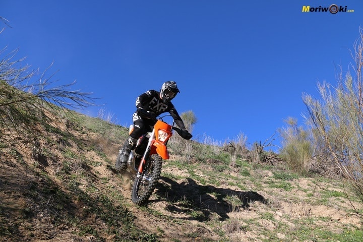 Comparativa enduro 2T & 4T descenso. Comparativa enduro 2T & 4T descenso.