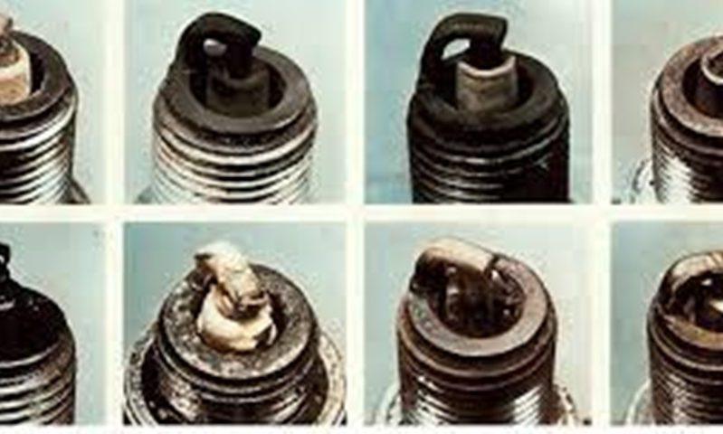 Diferentes bujias de moto en mal estado Diferentes bujias de moto en mal estado