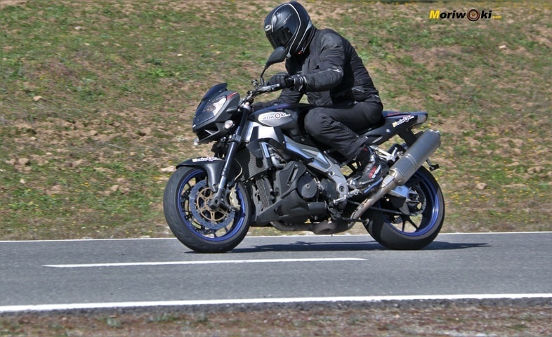 La tuno analogica Con electronica y sin electronica en una moto La tuno analogica Con electronica y sin electronica en una moto