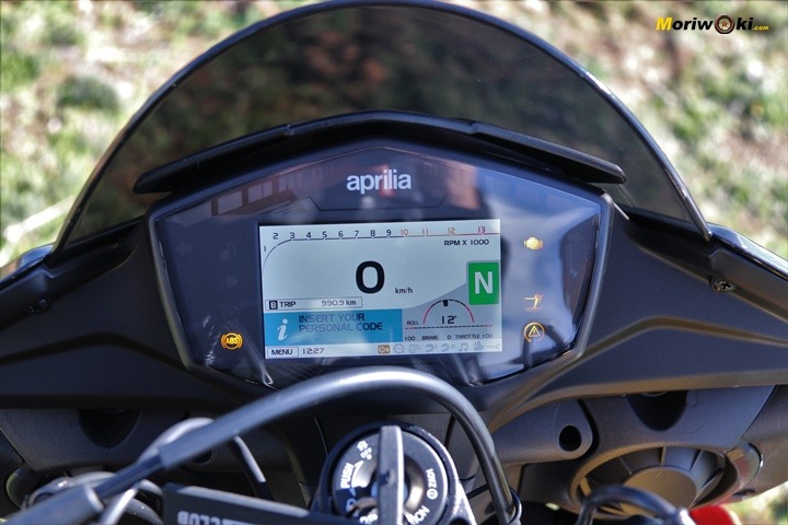 Pantalla multifunción de Aprilia Tuono V4 1100 Factory MY19. Pantalla multifunción de Aprilia Tuono V4 1100 Factory MY19.