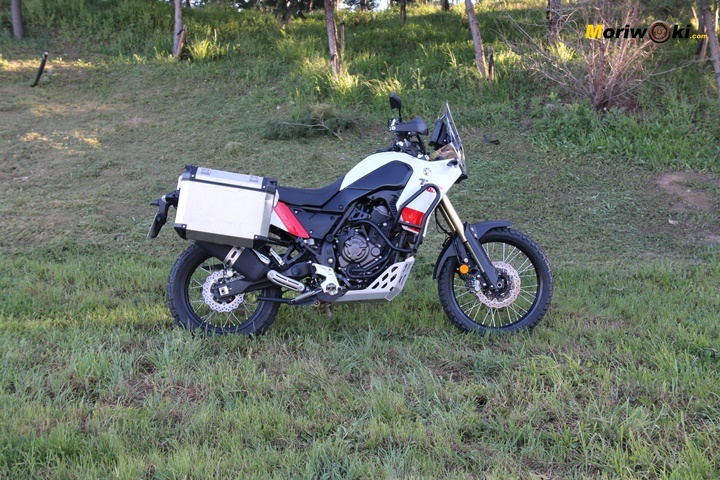 Lateral derecho de la Yamaha Ténéré 700 en versión Explorer. Lateral derecho de la Yamaha Ténéré 700 en versión Explorer.