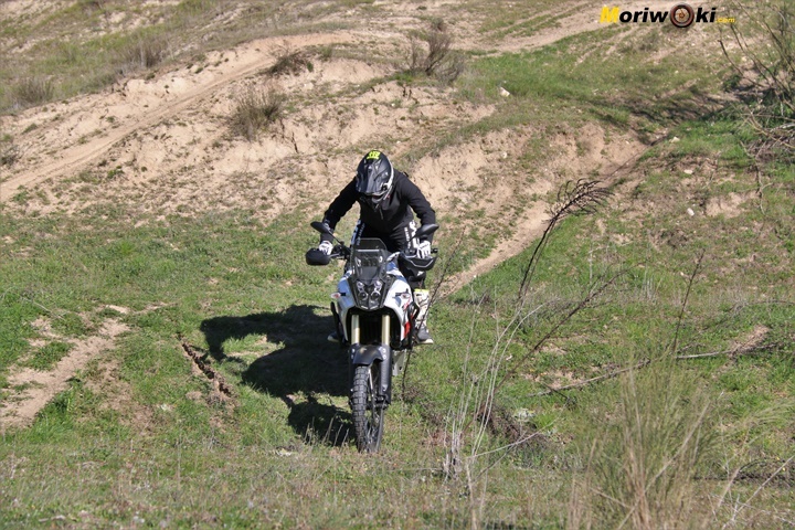 Prueba Yamaha Tenere 700 descendiendo Prueba Yamaha Tenere 700 descendiendo