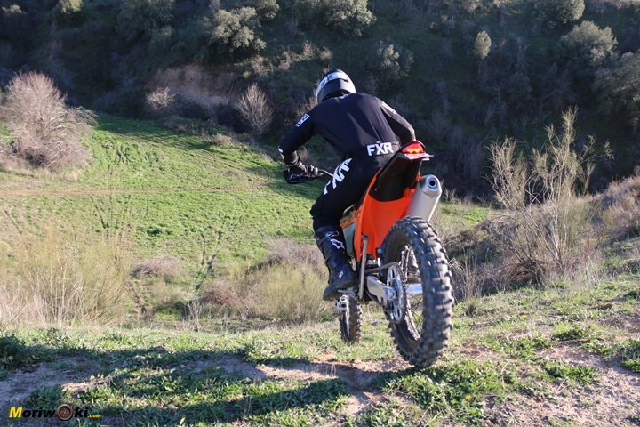 Una bajada empinada en la Comparativa enduro 2T & 4T. Una bajada empinada en la Comparativa enduro 2T & 4T.