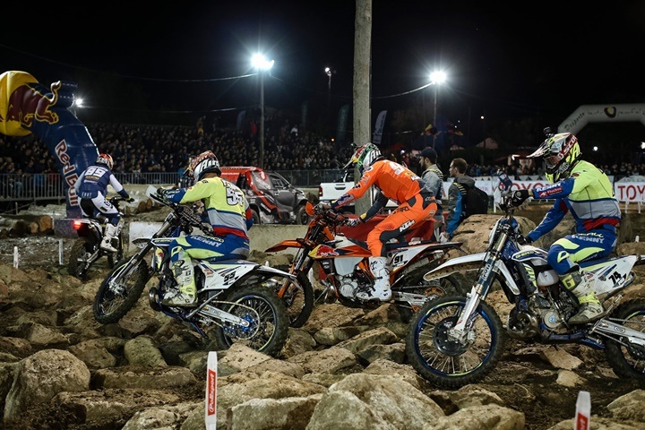 Mario Román en un súper enduro.