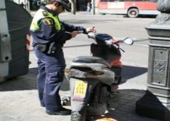 multa a una moto: imagen destacada