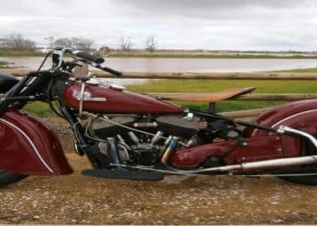 moto clasica granate