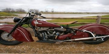moto clasica granate