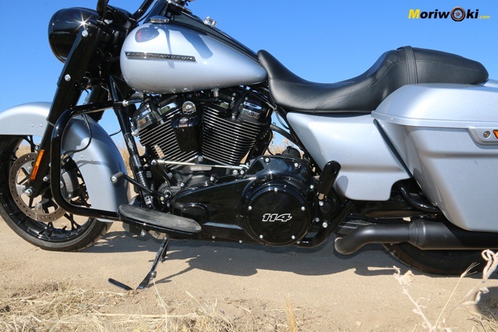 Prueba Harley Road King Special El Look.
