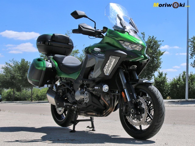 Planta izquierda de la Kawasaki Versys 1000SE.