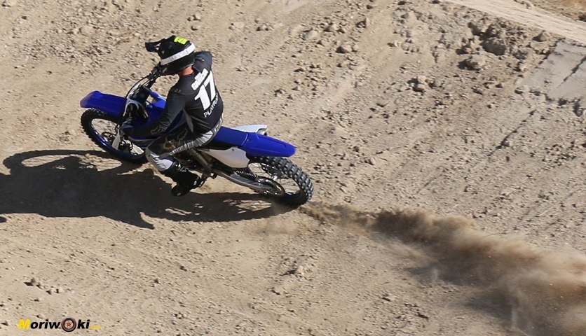 Prueba Yamaha YZF250 aceleracion.