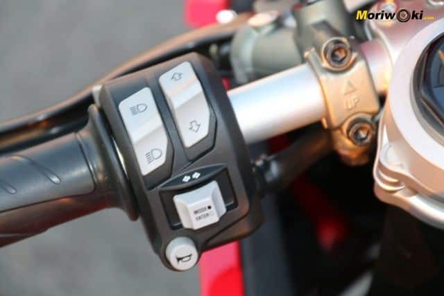 Ducati Panigale V2 piña izquierda Ducati Panigale V2 piña izquierda