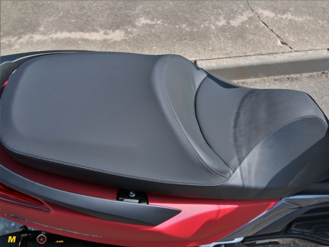 Asiento del Kymco Super Dink 350 TCS Asiento del Kymco Super Dink 350 TCS