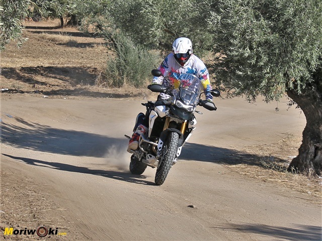 En el camino con la Triumph Tiger 900 Rally Pro En el camino con la Triumph Tiger 900 Rally Pro